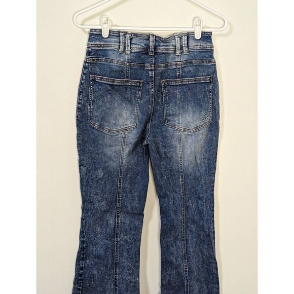 Good Hart Faded Denim High Rise Flare Leg Patch Pocket Jeans - Size 8 - Picture 5 of 10